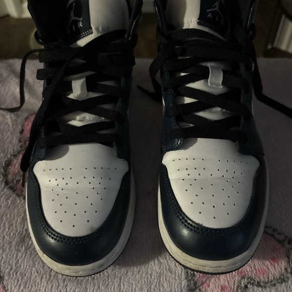 Jordan Sneakers - White and Dark Blue - Picture 5 of 5